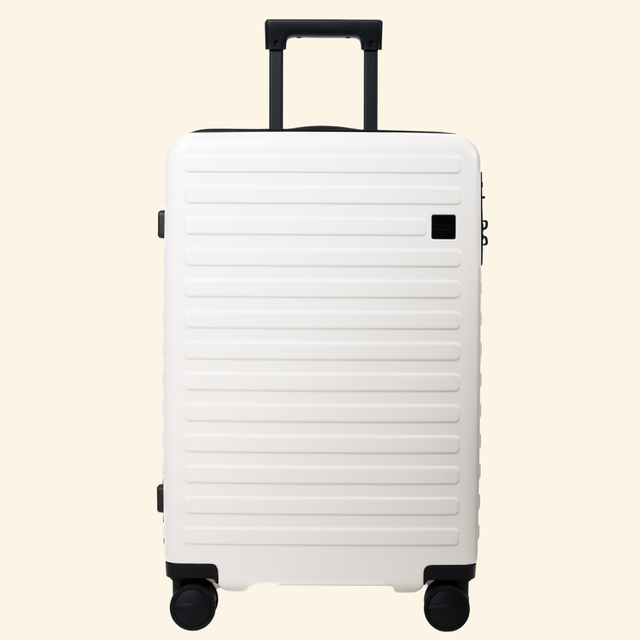 A high-end zipper model from the Traveler series.