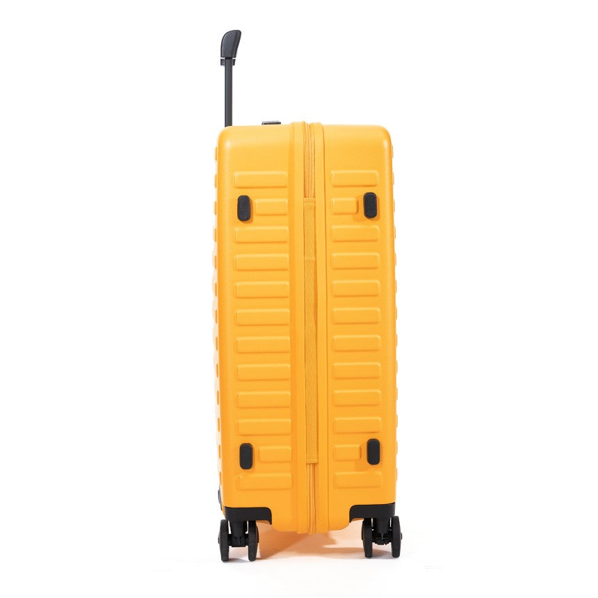 A high-end zipper model from the Traveler series.