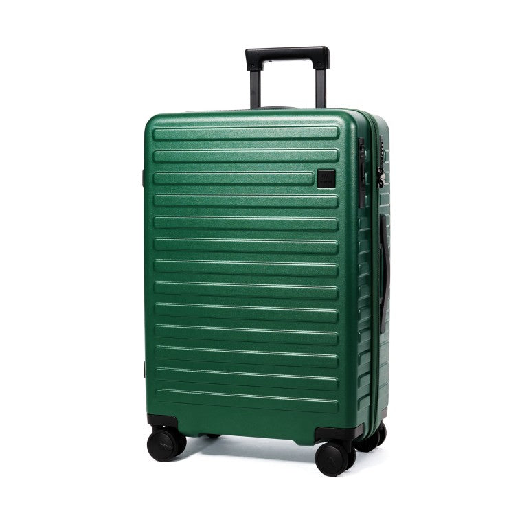 A high-end zipper model from the Traveler series.