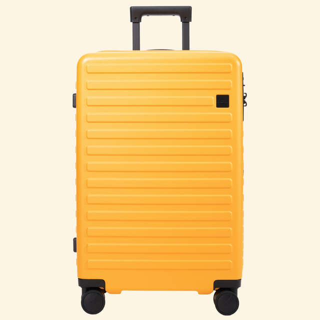 A high-end zipper model from the Traveler series.