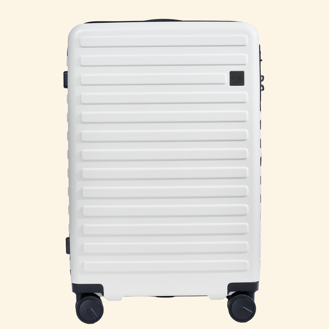 A high-end zipper model from the Traveler series.