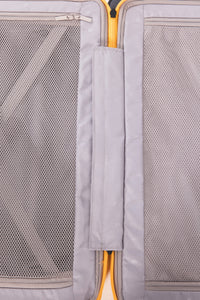 A high-end zipper model from the Traveler series.