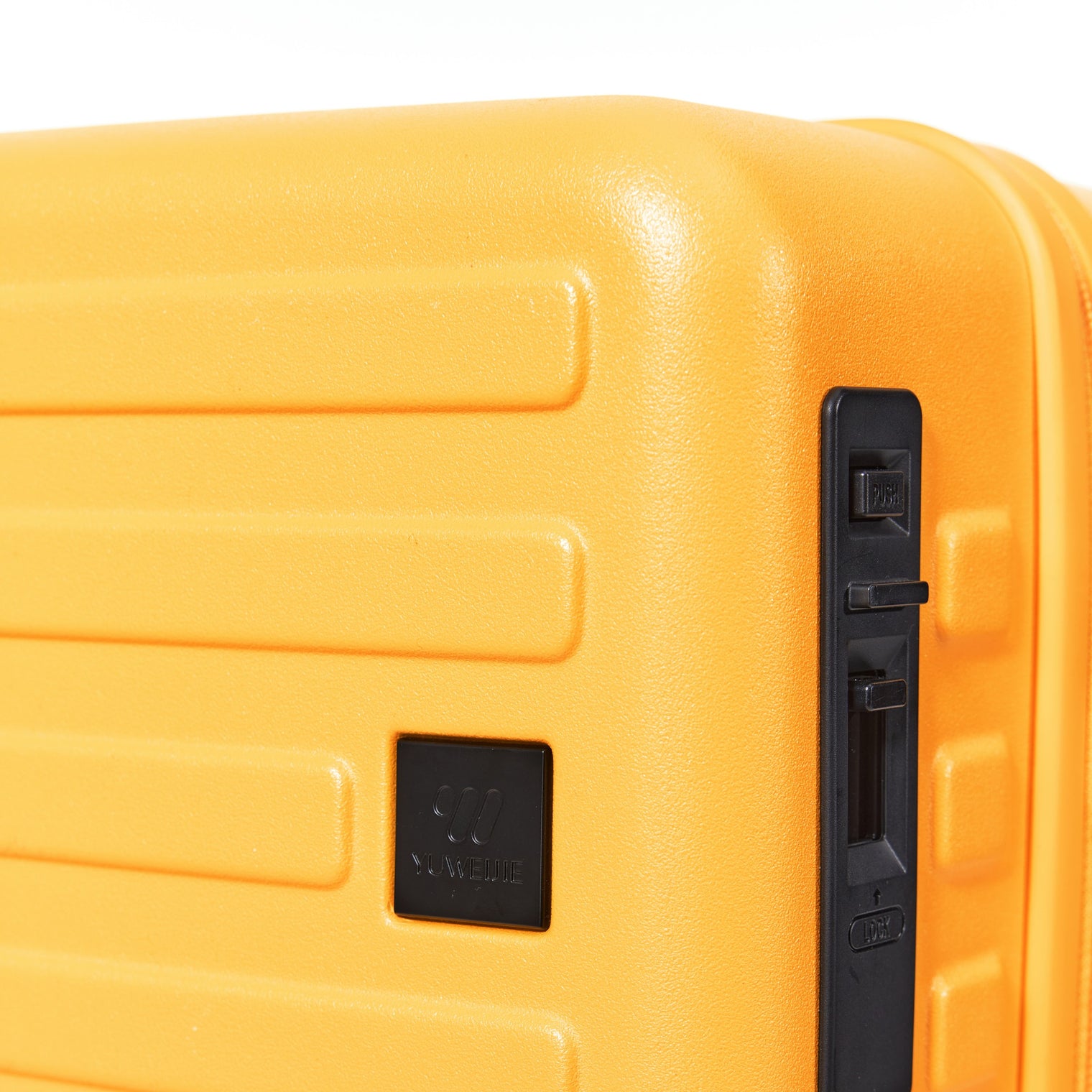 A high-end zipper model from the Traveler series.