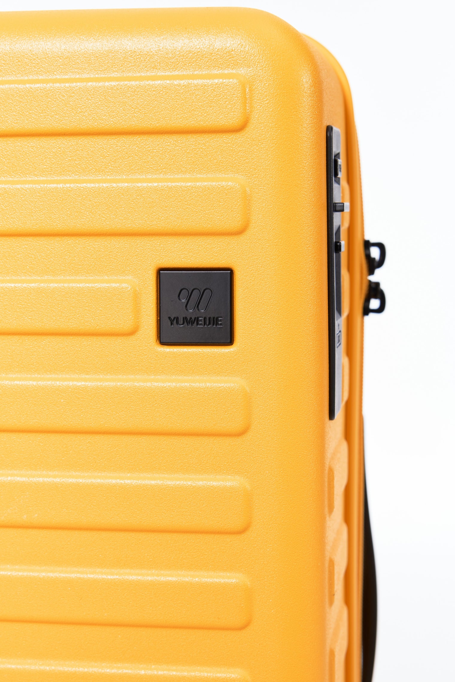 A high-end zipper model from the Traveler series.